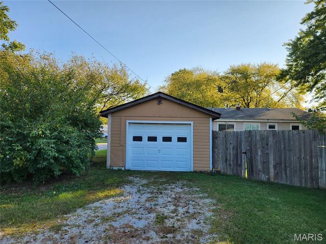 25 Gloria Street, Cahokia, IL 62206
