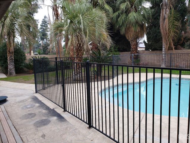 1808 El Portal Drive, Bakersfield, CA 93309