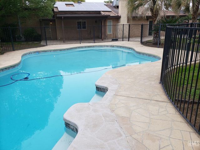 1808 El Portal Drive, Bakersfield, CA 93309