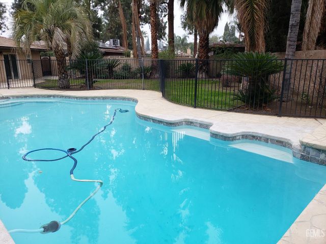 1808 El Portal Drive, Bakersfield, CA 93309