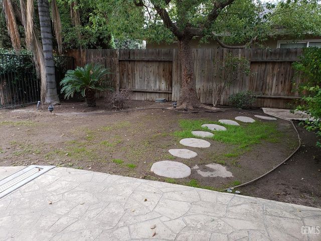 1808 El Portal Drive, Bakersfield, CA 93309