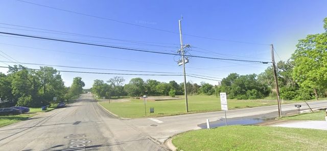 105 W 4th Street, Keene, TX 76059