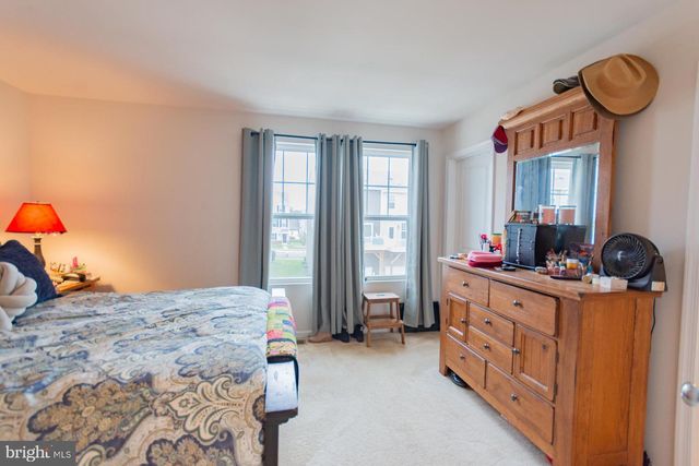 219 PRESIDENTS POINTE AVE, Ranson, WV 25438