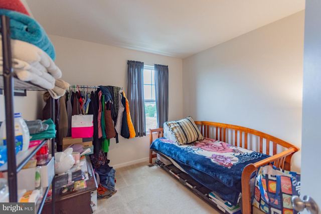 219 PRESIDENTS POINTE AVE, Ranson, WV 25438