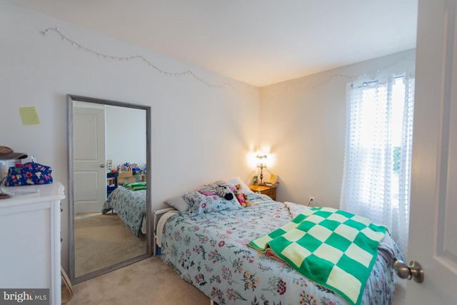 219 PRESIDENTS POINTE AVE, Ranson, WV 25438