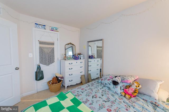 219 PRESIDENTS POINTE AVE, Ranson, WV 25438