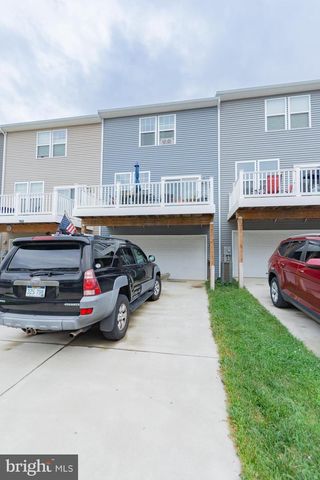 219 PRESIDENTS POINTE AVE, Ranson, WV 25438