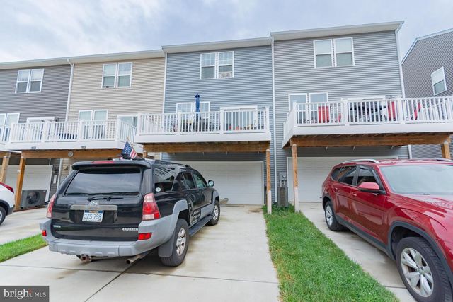 219 PRESIDENTS POINTE AVE, Ranson, WV 25438