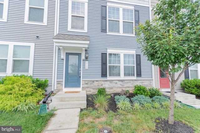 219 PRESIDENTS POINTE AVE, Ranson, WV 25438