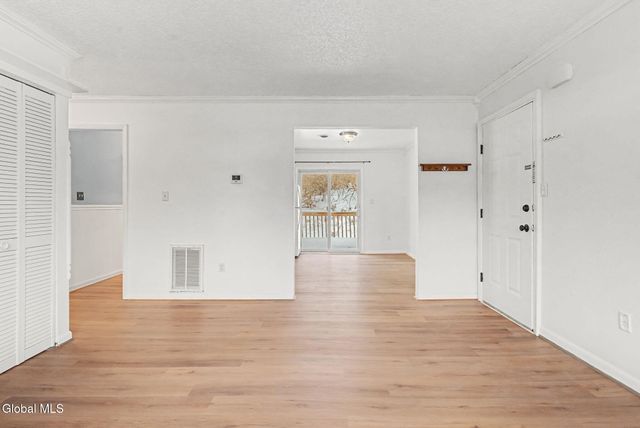 25A Pine Lane APT 6, Albany, NY 12203