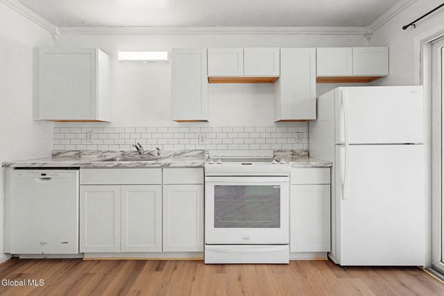 25A Pine Lane APT 6, Albany, NY 12203