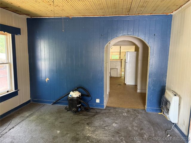 201 E Main Street, Henryetta, OK 74437