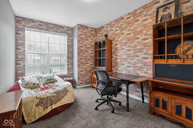 2305 Colfax Lane, Indianapolis, IN 46260