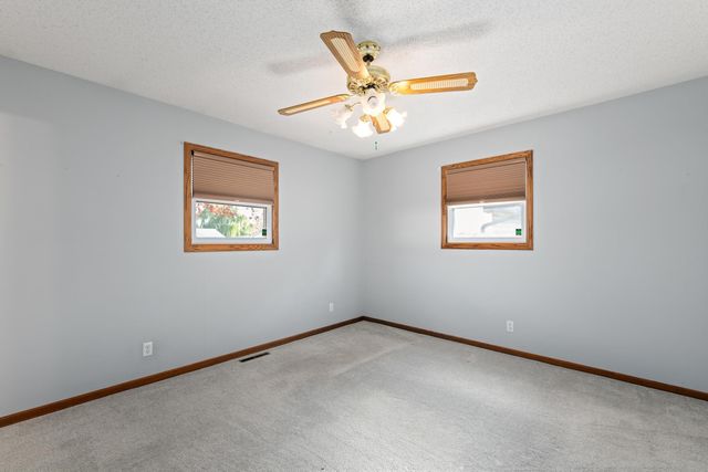 3321 S Knight Ave, Wichita, KS 67217