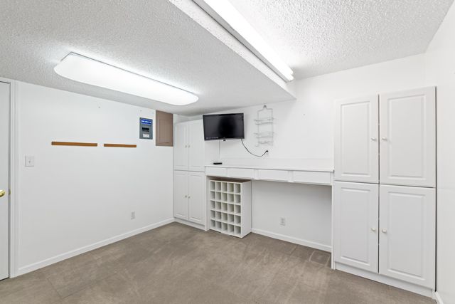 3321 S Knight Ave, Wichita, KS 67217