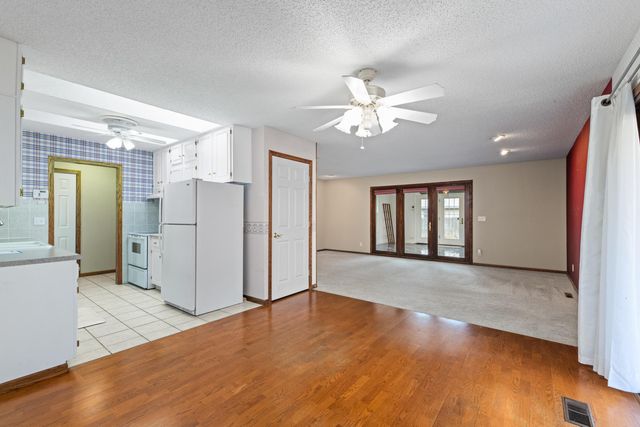 3321 S Knight Ave, Wichita, KS 67217