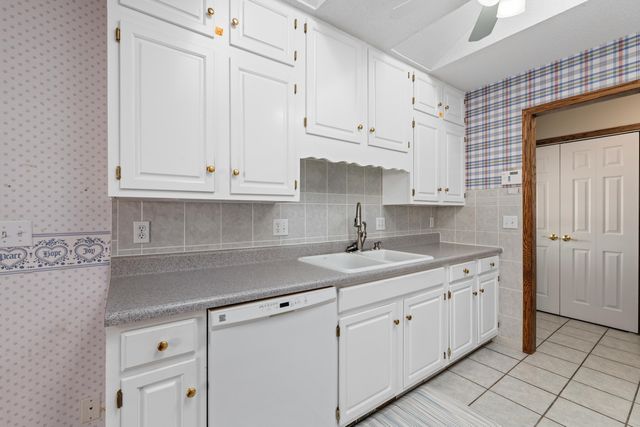 3321 S Knight Ave, Wichita, KS 67217