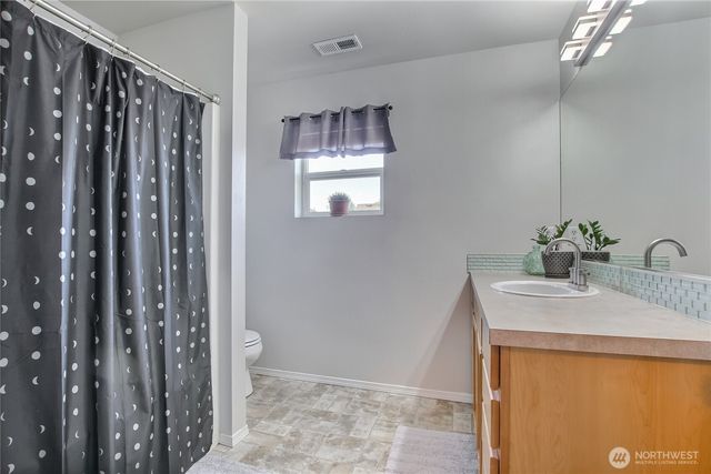 6236 Radiance Blvd E, Fife, WA 98424