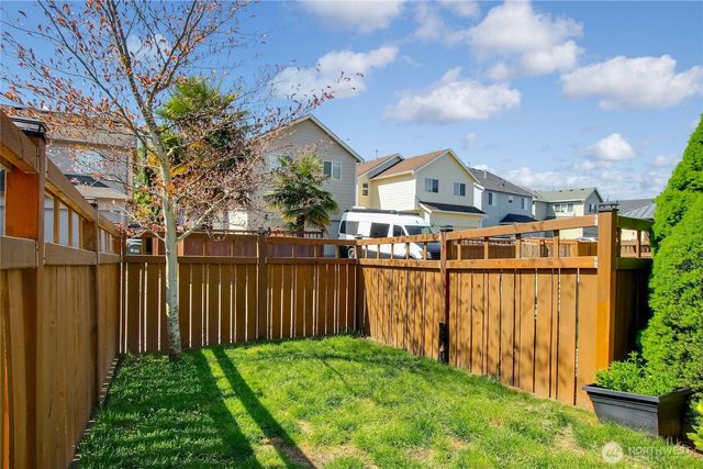 6236 Radiance Blvd E, Fife, WA 98424