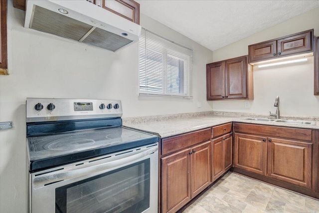 1046 Silverwood RD, Roanoke, VA 24017