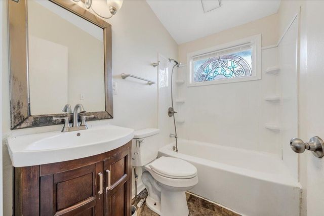 1046 Silverwood RD, Roanoke, VA 24017
