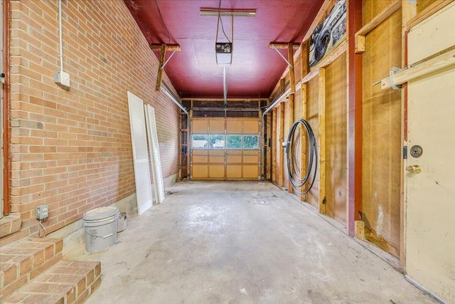 1046 Silverwood RD, Roanoke, VA 24017