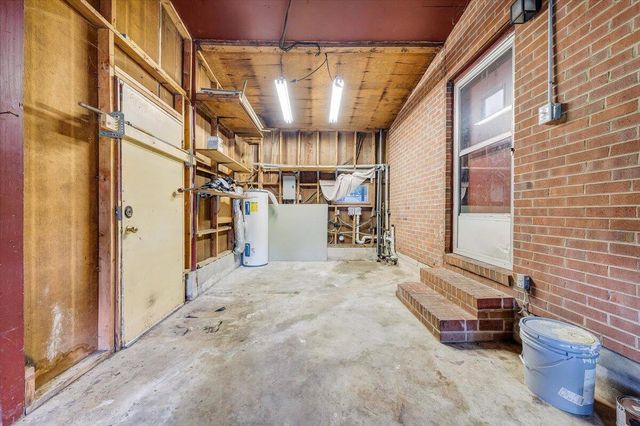 1046 Silverwood RD, Roanoke, VA 24017
