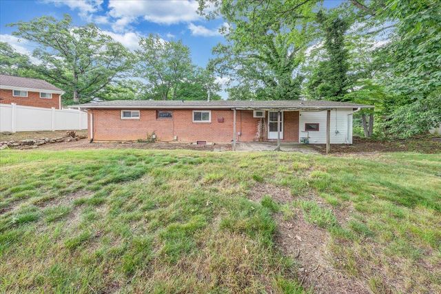1046 Silverwood RD, Roanoke, VA 24017