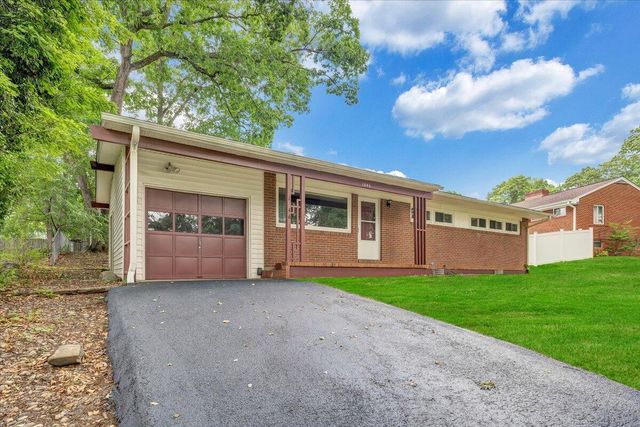 1046 Silverwood RD, Roanoke, VA 24017
