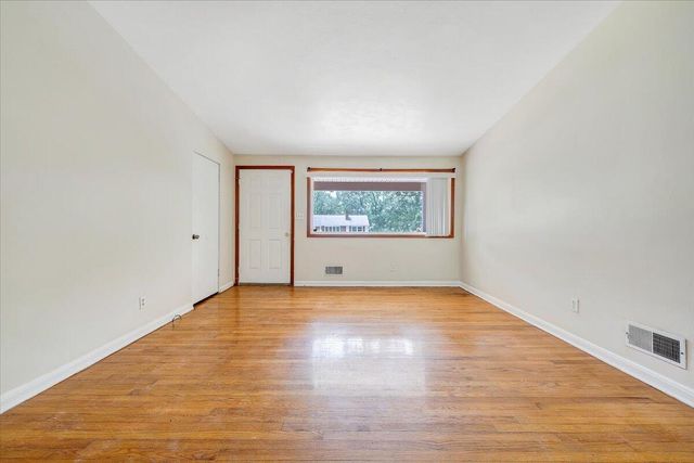 1046 Silverwood RD, Roanoke, VA 24017