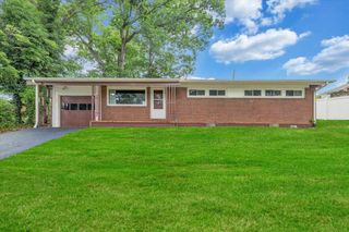 1046 Silverwood RD, Roanoke, VA 24017