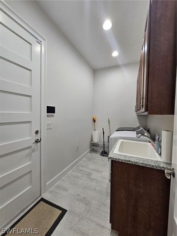 6839 Saona CT, Naples, FL 34113