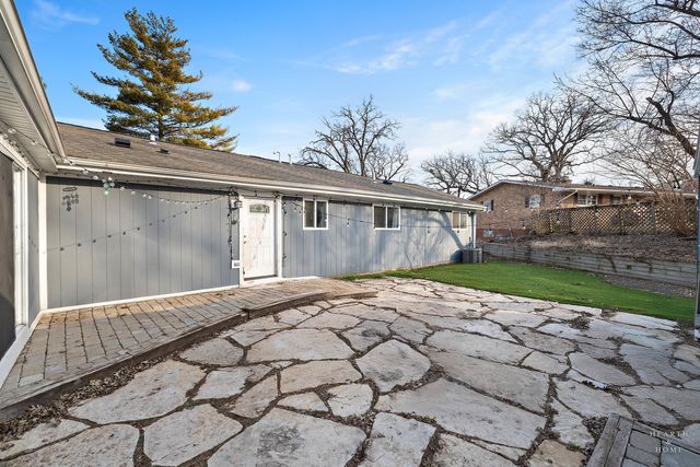 4433 Wildwood Drive, Crystal Lake, IL 60014