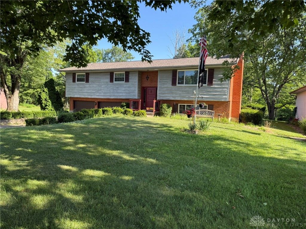 10849 Mile Road, New Lebanon, OH 45345