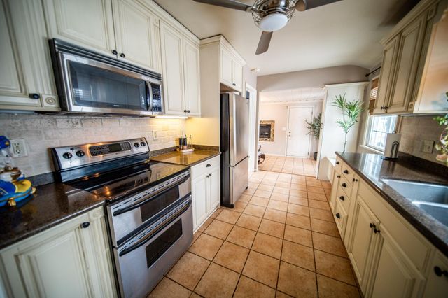 1003 10th Street NE, Rochester, MN 55906