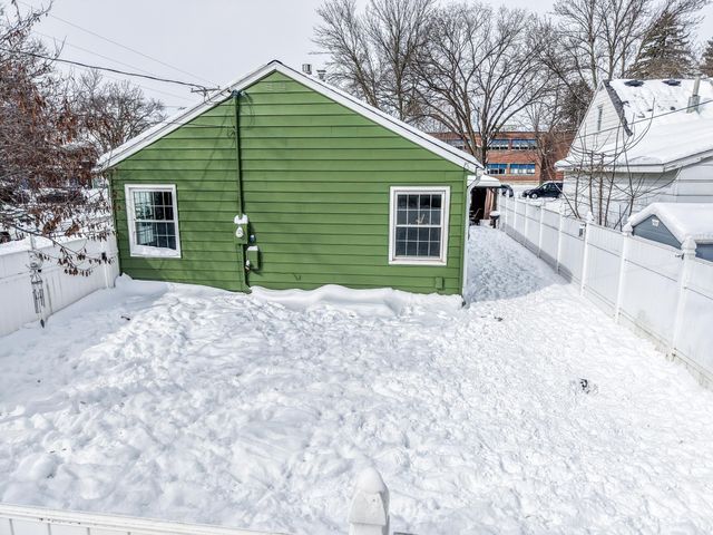 1003 10th Street NE, Rochester, MN 55906