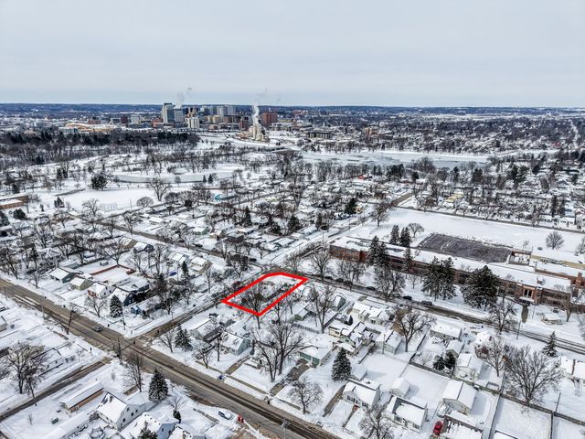 1003 10th Street NE, Rochester, MN 55906