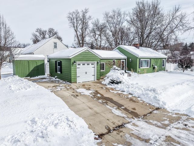 1003 10th Street NE, Rochester, MN 55906