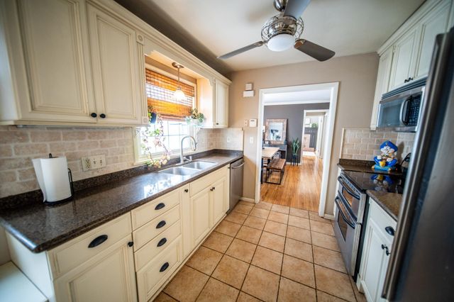 1003 10th Street NE, Rochester, MN 55906