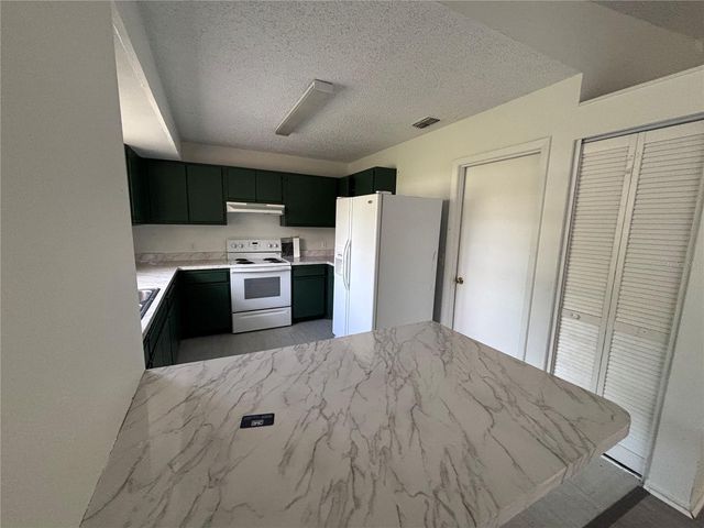 1028 HICKORY ROAD, Ocala, FL 34472