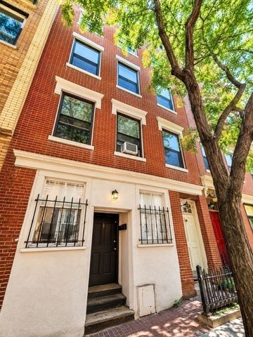 61 Phillips St 3, Boston, MA 02114