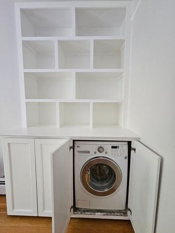 61 Phillips St 3, Boston, MA 02114