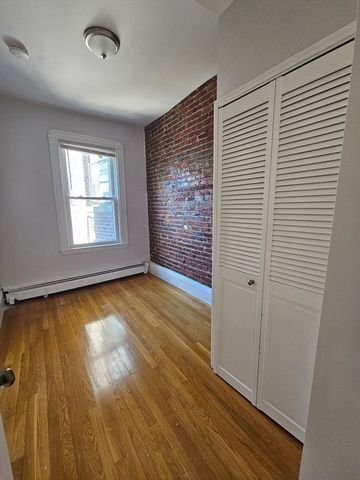 61 Phillips St 3, Boston, MA 02114