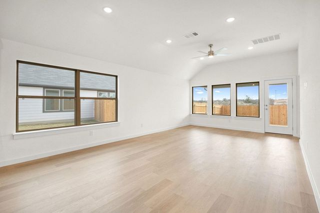 102 Malibu, Hutto, TX 78634