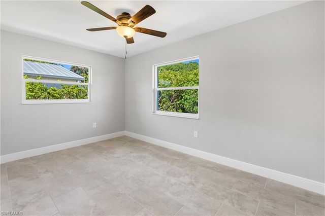 1003 April LN, North Fort Myers, FL 33903