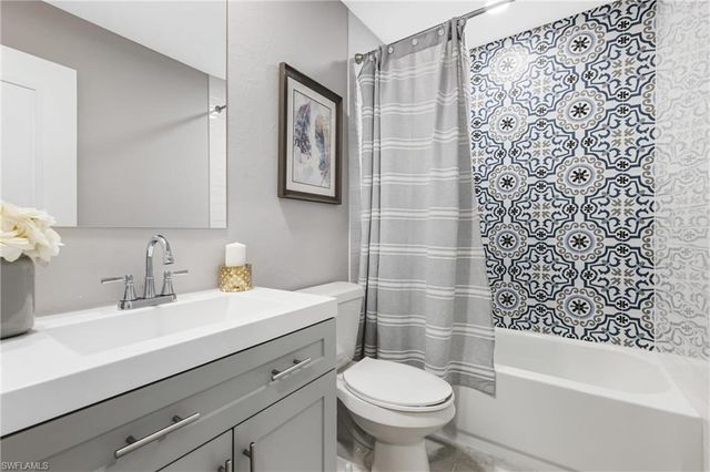 1003 April LN, North Fort Myers, FL 33903