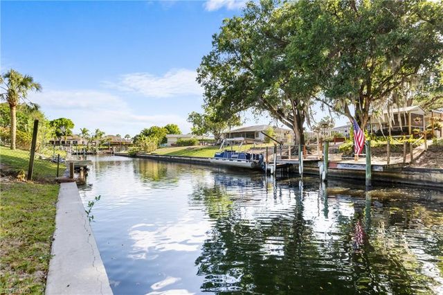 1003 April LN, North Fort Myers, FL 33903