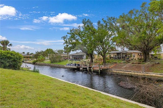 1003 April LN, North Fort Myers, FL 33903