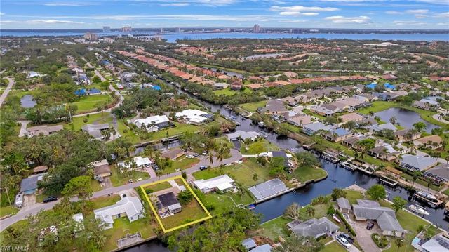 1003 April LN, North Fort Myers, FL 33903