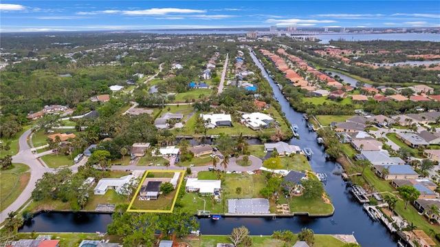 1003 April LN, North Fort Myers, FL 33903